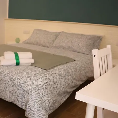 Aura B&B-3