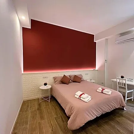 Aura B&B-2